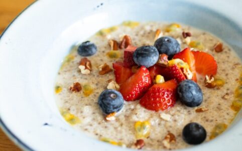 Quinoa na sladko: Dokonalá raňajková kaša z quinoy