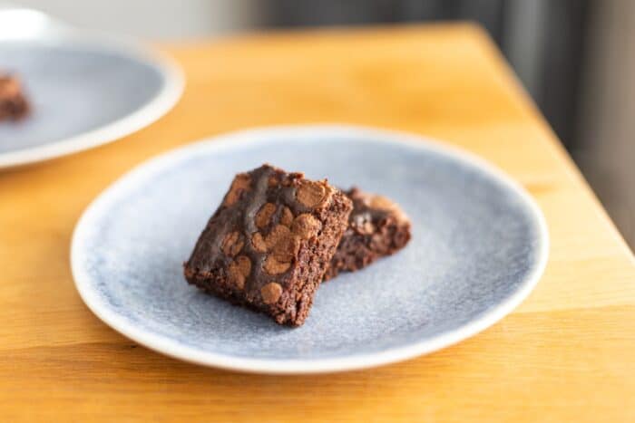 Proteínové brownies z quinoy a banánu (vegan)